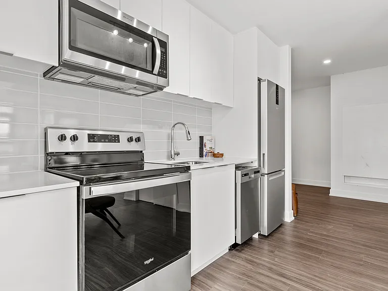 1354 Carling Ave — Photo 17