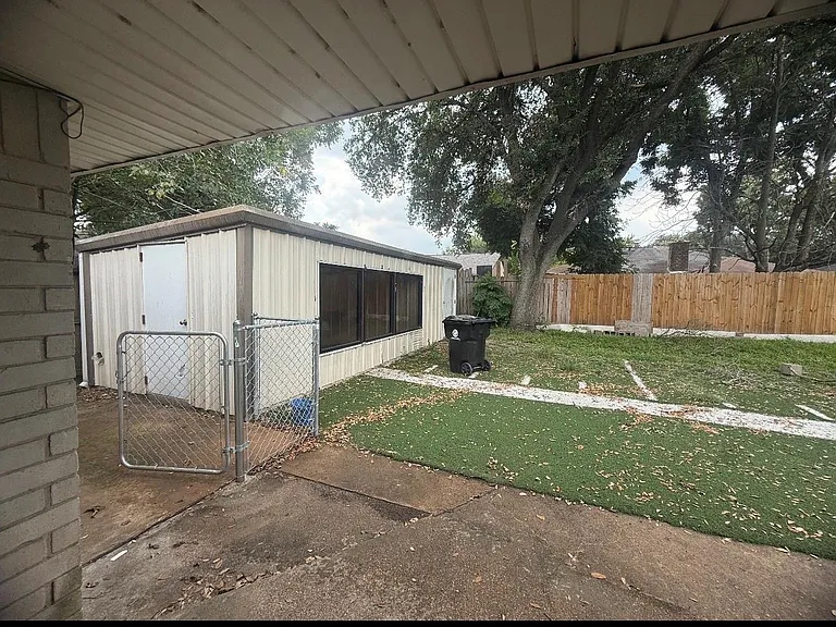 10907 Montverde Ln — Photo 5