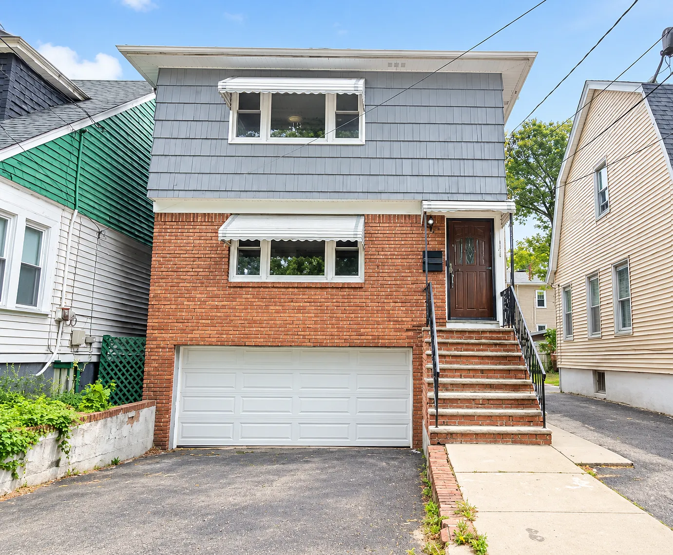 3 bed, $2,300 — Photo 1
