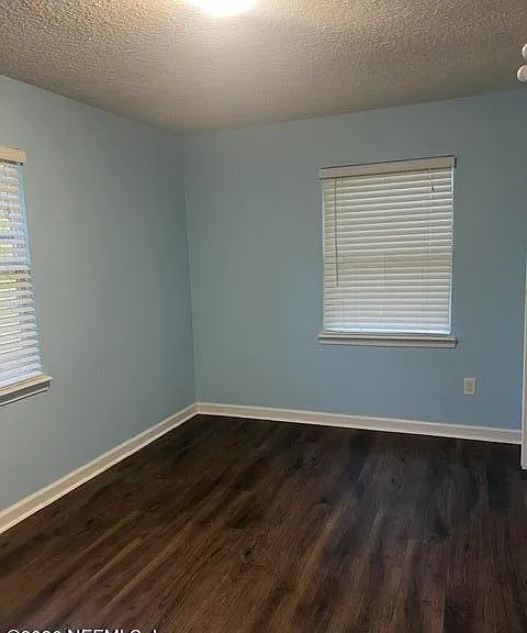 610 SW Nightingale St — Photo 10