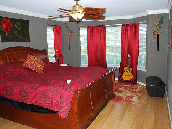 3rd image of 55 Stillwater Dr