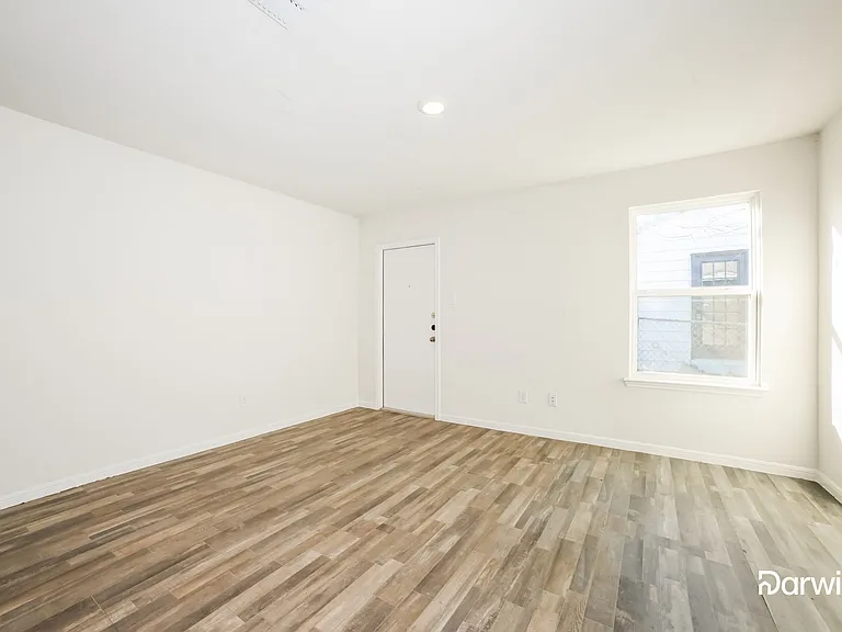804 Earle Ave #B — Photo 4