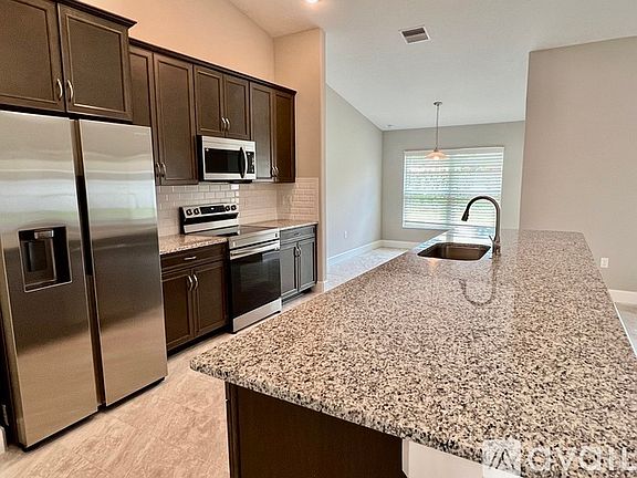 4th image of 11 Buffalo Meadow Ln