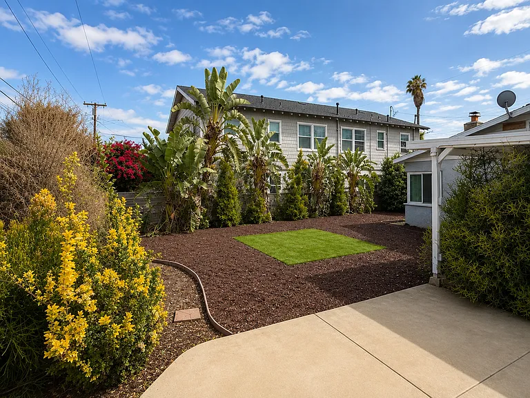 445 1/2 E Alisal Way — Photo 10