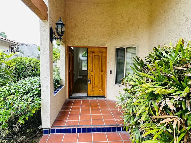 6635 Soaring Dr — Photo 3
