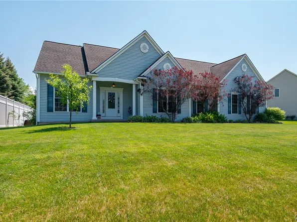 7946 Haddon Hall Way, Baldwinsville, NY 13027