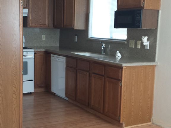 4th image of 762 E Palm Dr