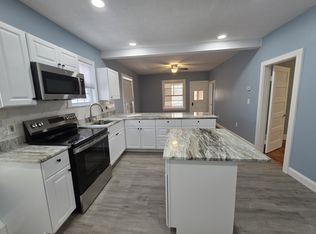 72 Chaplin St FLOOR 2, Pawtucket, RI 02861