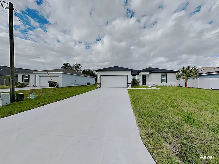 354 Gardenia Ct — Photo 1