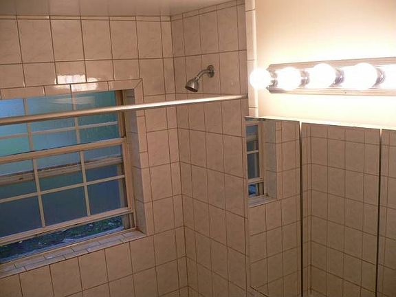 bathroom1
