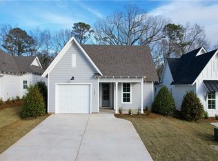 1091 Woodland Ln, Opelika, AL 36801