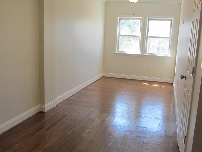 312 16th St NE — Photo 3