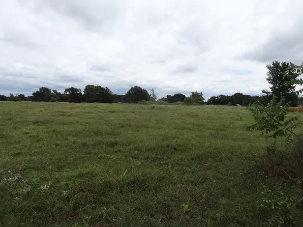 0 N 5th St, Hempstead, TX 77445