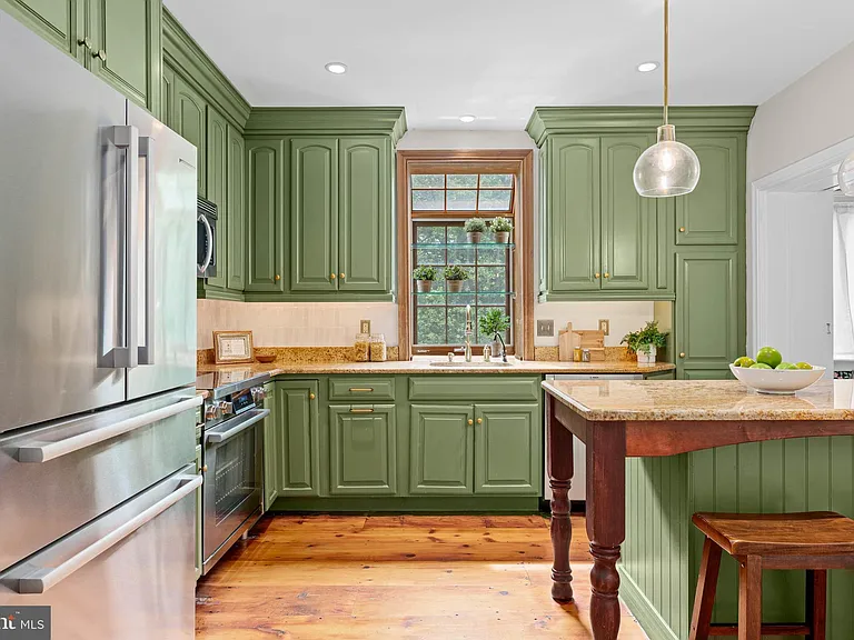 212 E Benezet St — Photo 11