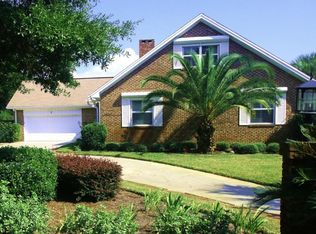 3 Palm Dr, Shalimar, FL 32579