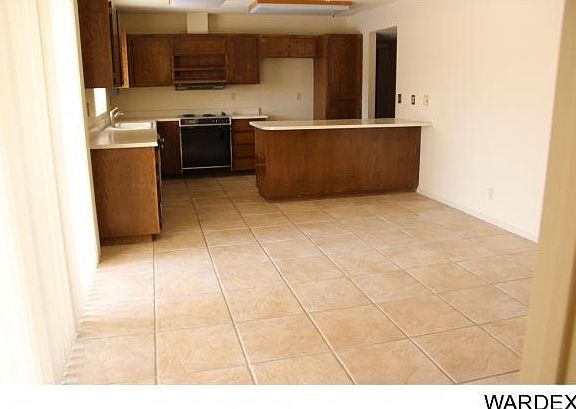 4th image of 900 San Jose Cir