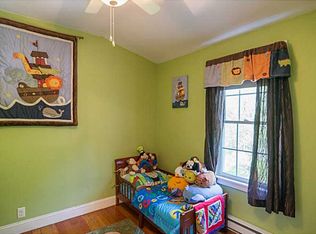 12 Maple Ave, NORTH SMITHFIELD, RI 02865