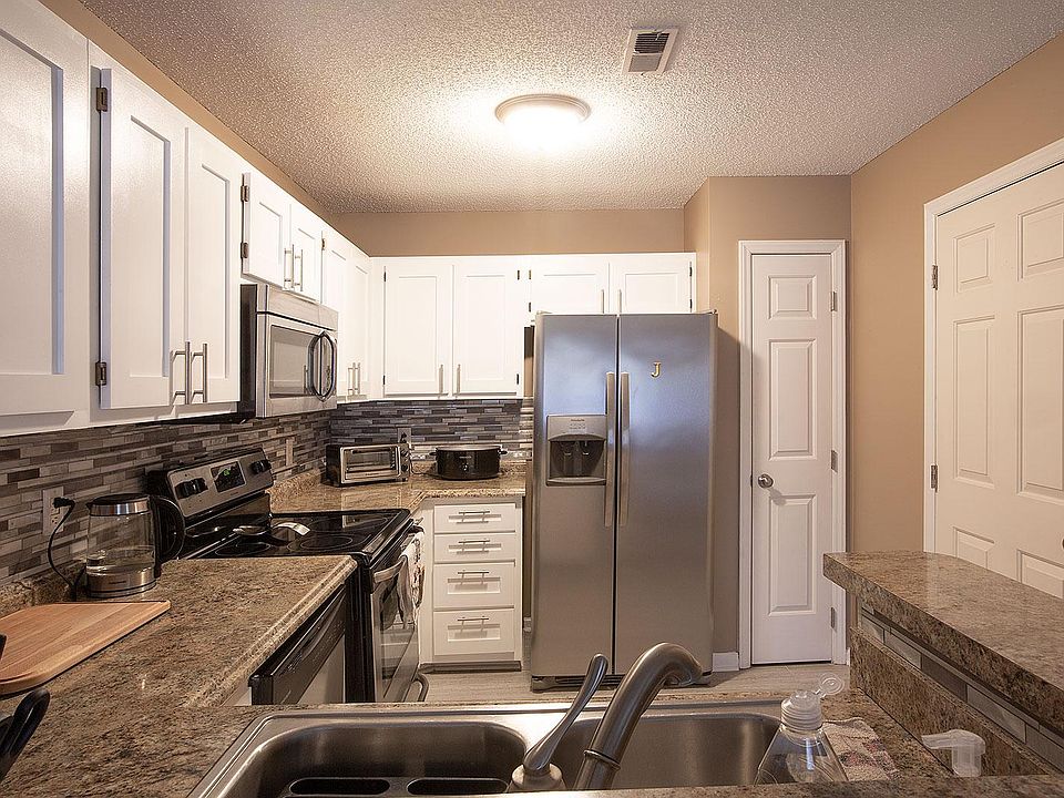 Lots of cabinet storage and room for entertaining