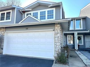 132 Fairfield Dr, Holbrook, NY 11741