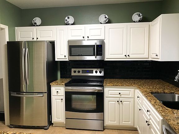 3rd image of 122 Ponderosa Dr