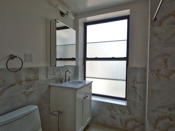 4th image of 500 Cathedral Pkwy APT 3E