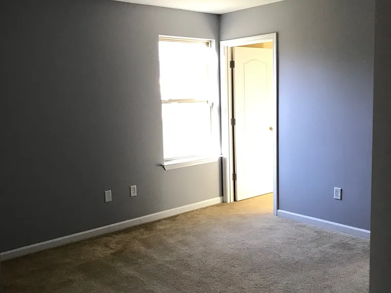 69 Thunderbird Dr — Photo 17