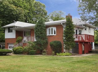 45 Stone Cabin Rd, New Rochelle, NY 10801