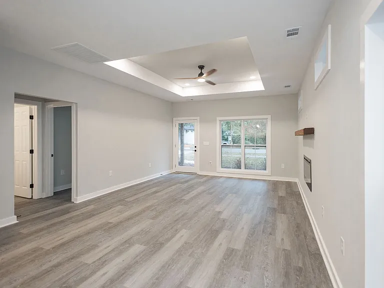 824 W Broad St — Photo 14