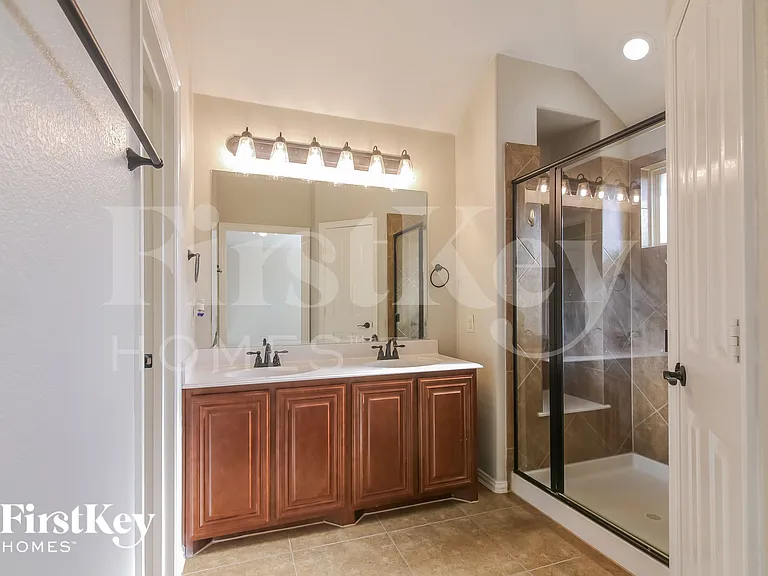 1301 Lucetta Ct — Photo 14