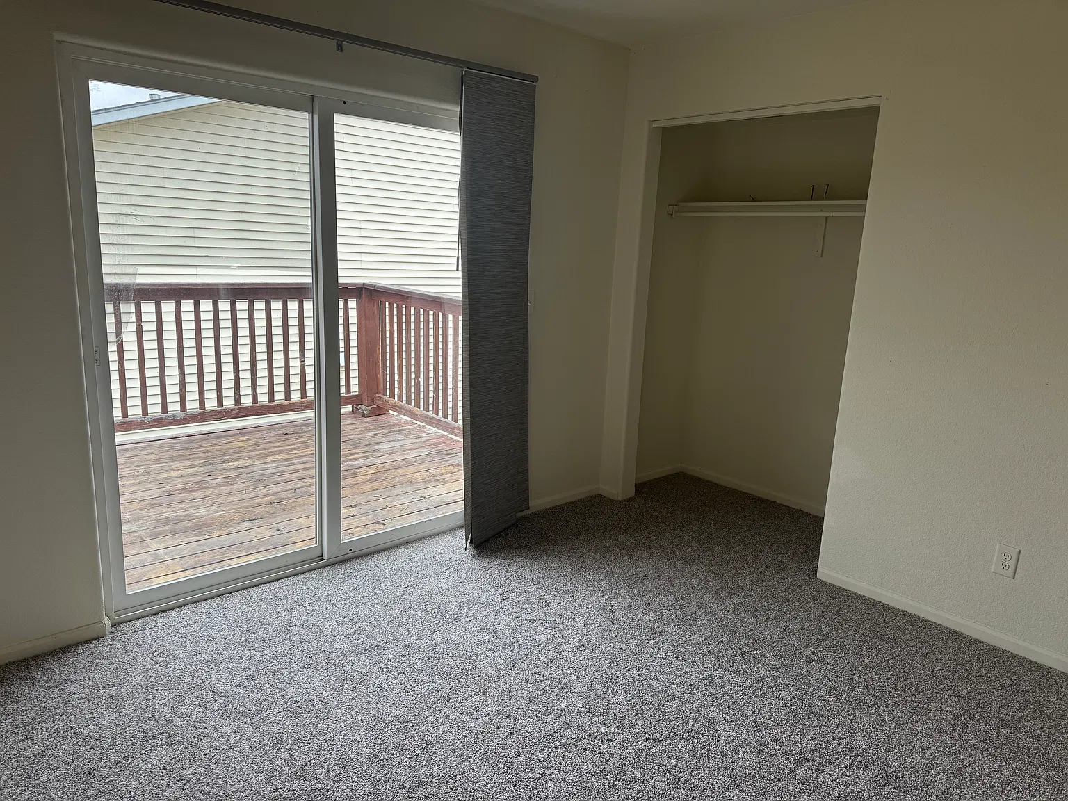 2 bed, 1.5 bath, 849 sqft, $1,100 — Photo 3