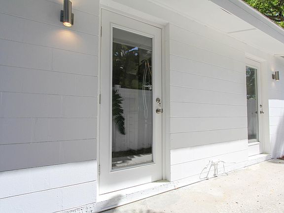 3rd image of 3219 W Barcelona St #2