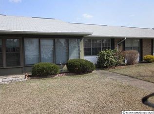 1 Yorkshire Ct #B, Manchester Township, NJ 08759