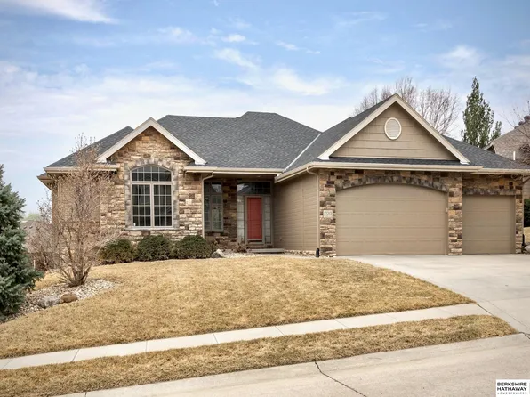 17013 Corby St, Omaha, NE 68116