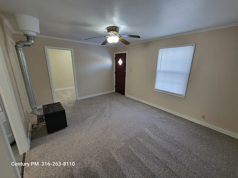 4011 E Whitney Ln — Photo 21