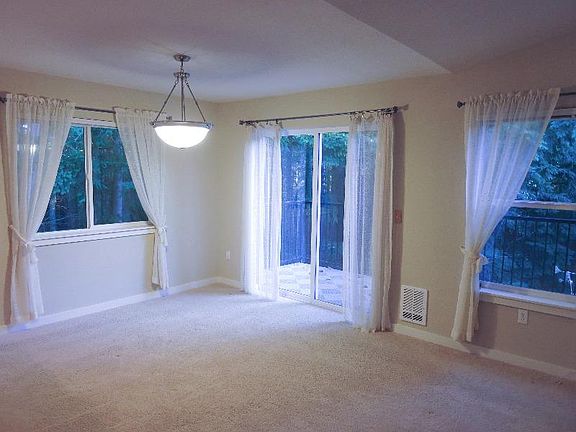 5th image of 25025 SE Klahanie Blvd APT C305