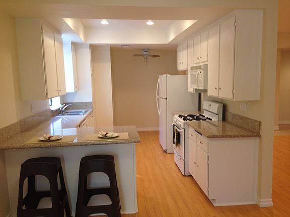 2nd image of 13331 Moorpark St APT 122