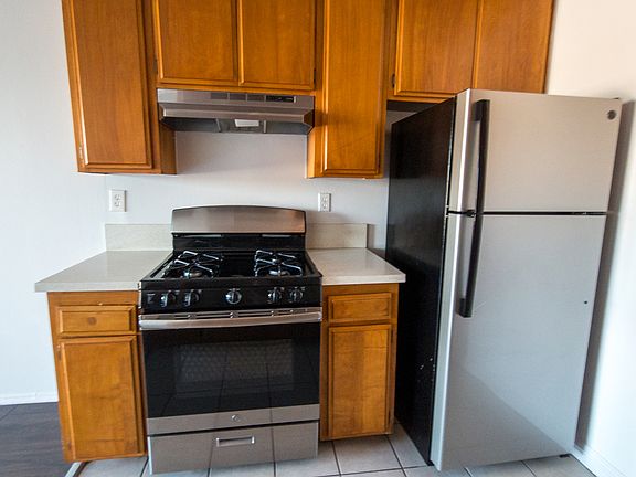 4th image of 11816 Victory Blvd #313