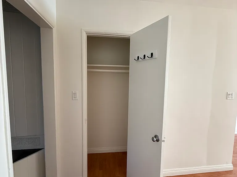5935 Buffalo Ave #5937-1/2 — Photo 9