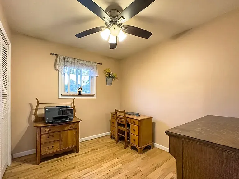 1 Berkshire Ct — Photo 10