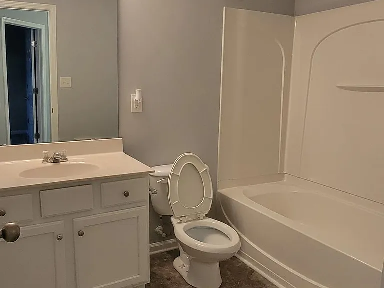 9708 Walkers Glen Dr — Photo 13