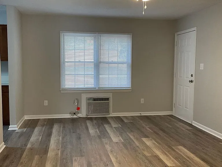 325 Robinson Rd — Photo 9