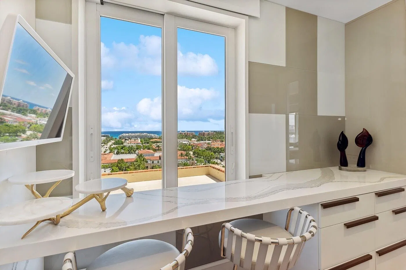 2 bed, 2.0 bath, 2144 sqft, $35,000 — Photo 4