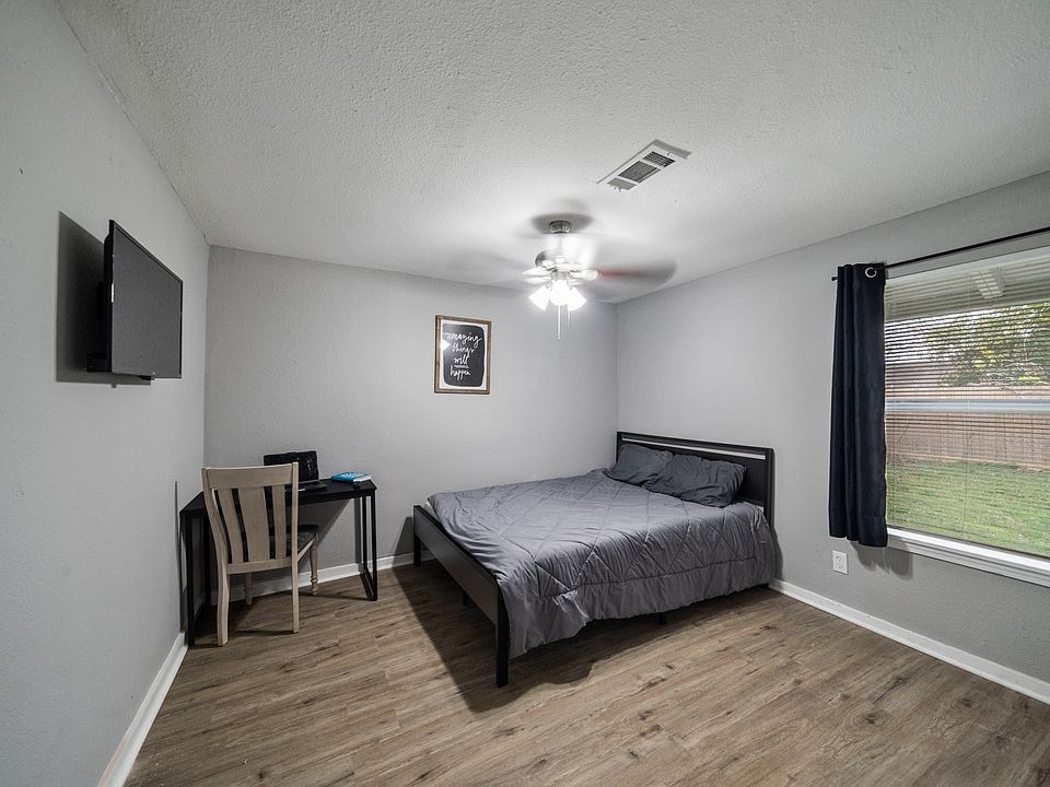 1st image of 5918 Willow Glen Dr #5