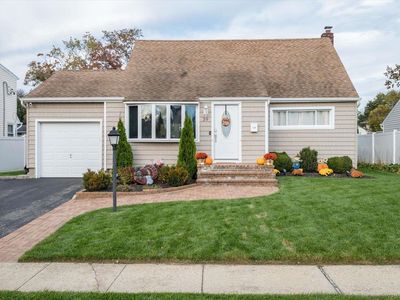 39 Copeland Place, Farmingdale, NY, 11735
