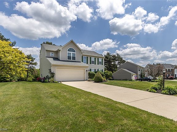3rd image of 2013 Westbury Dr