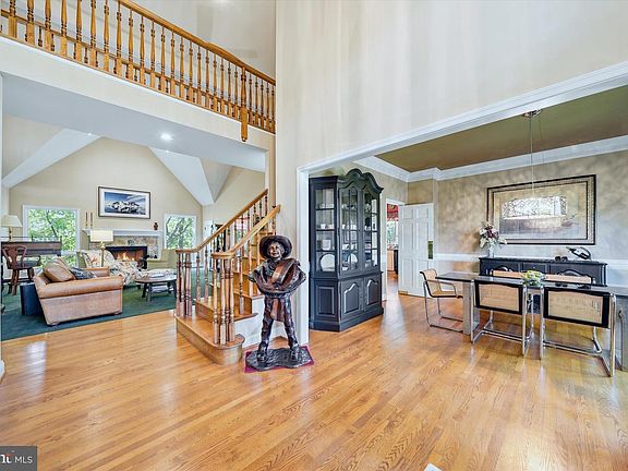 3rd image of 14 Reese Dr