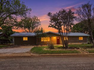 1309 E Brown Street, Llano, TX 78643