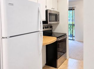 30028 W Twelve Mile Rd UNIT 32, Farmington Hills, MI 48334