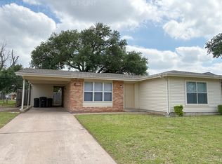 8018A McKee St, Del Rio, TX 78840