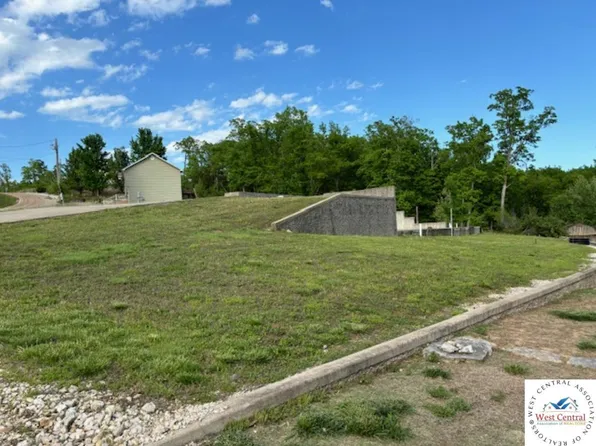 180 Oak Hill Forrest Dr, Eldon, MO 65026